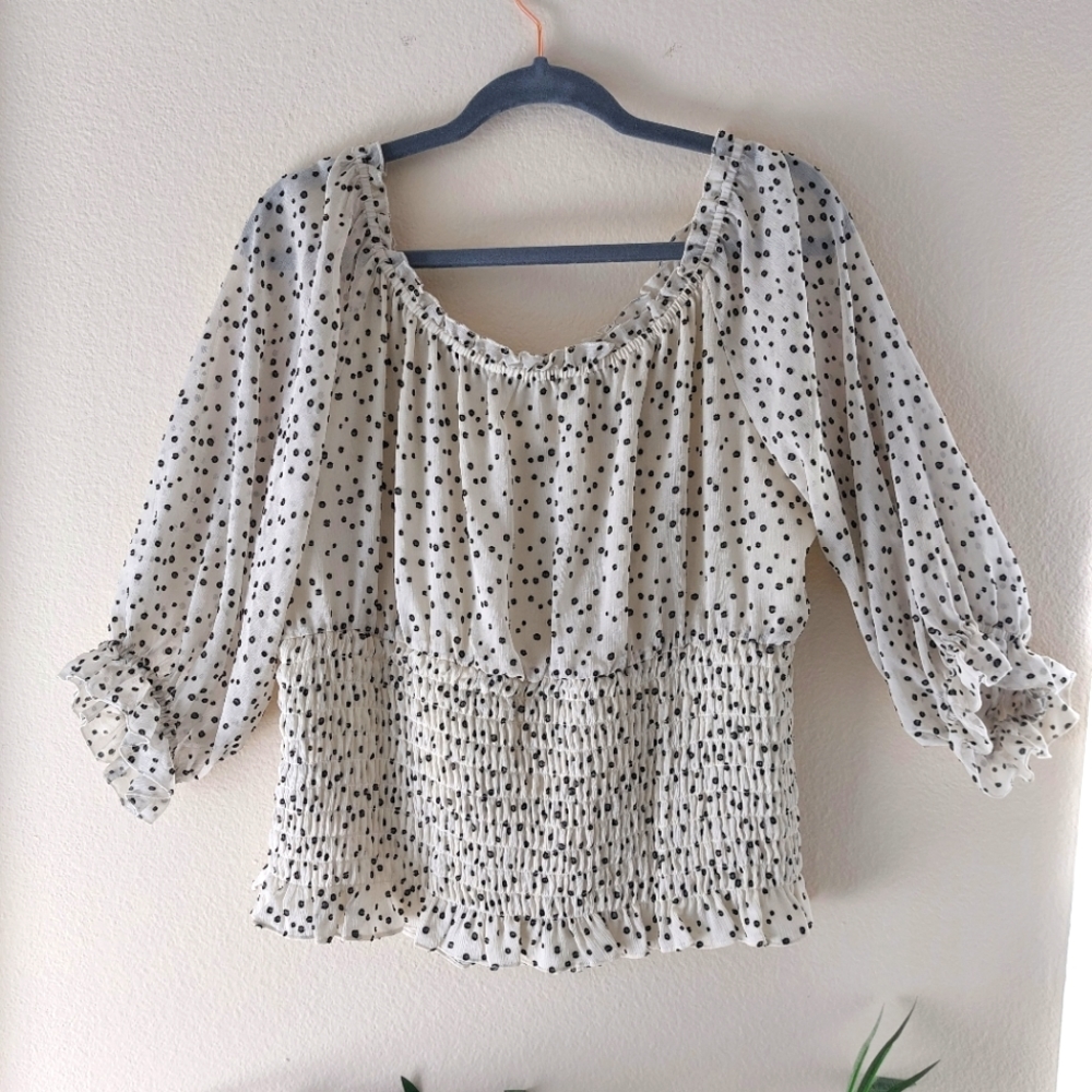 ANTHROPOLOGIE WHITE/ DOT CROPPED BLOUSE